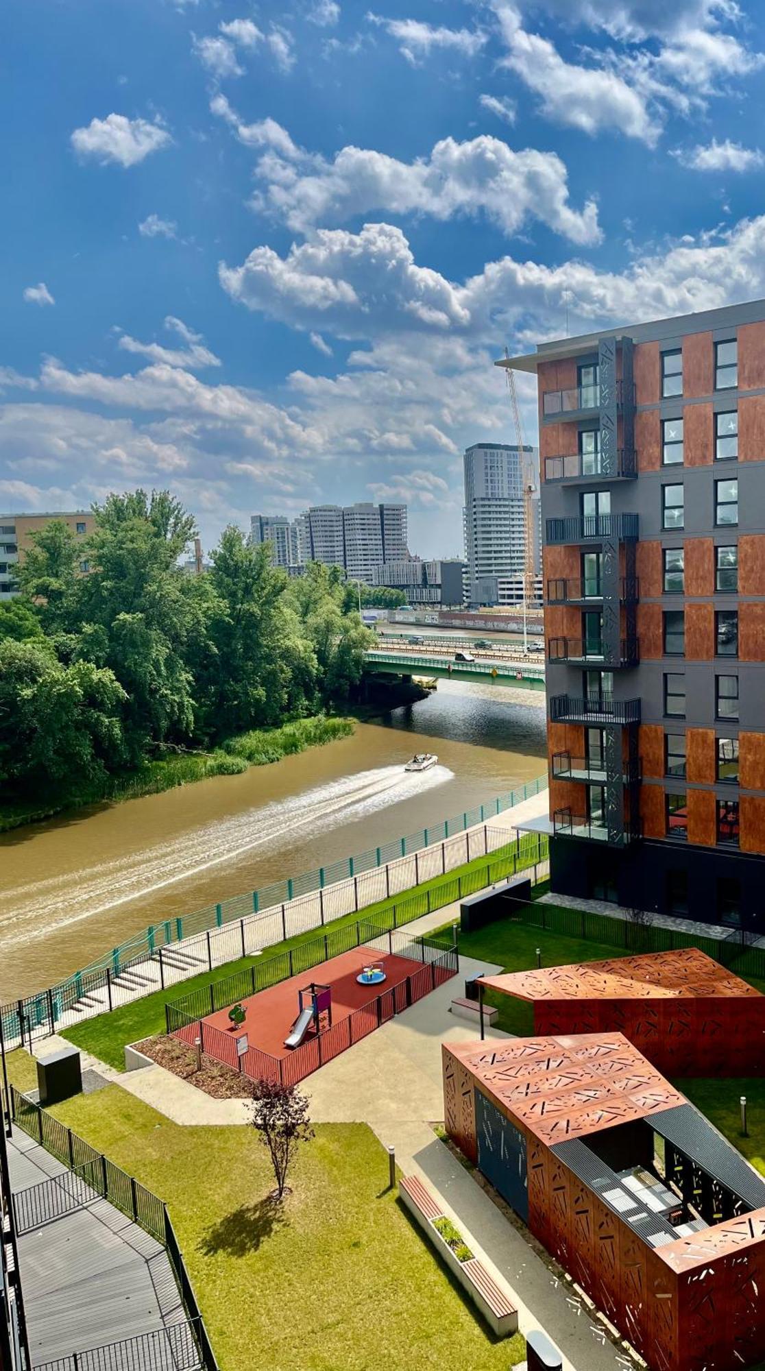Jesionowe Nad Odra, Stare Miasto, Sauna W Jednym, Klimatyzacja , Garaz Podziemny 0 Zl, Odra River , Old Town, New Building, Air Conditioning, Sauna-one, Underground Garage Free Апартаменти Вроцлав
